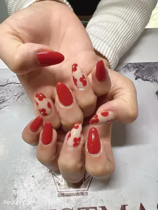 ネイル ガレンドウ 白澤 愛子のネイルデザイン