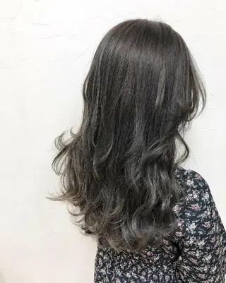 カラー ロング 🇰🇷韓国風艶髪✨ 髪質改善 倉岡しおんのヘアスタイル