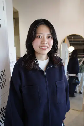 セミロング カラー 安藤 結花のヘアスタイル