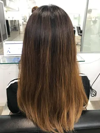 ミディアム tomo MiND HAiRのヘアスタイル
