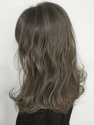 セミロング カラー 心斎橋韓国ボブ 好原良真のヘアスタイル