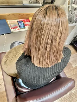 ミディアム カラー 渡辺 瑠美のヘアスタイル