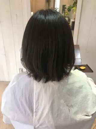 ミディアム 長尾 桃佳のヘアスタイル