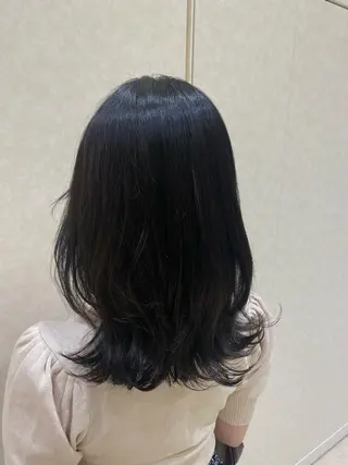セミロング 小倉 沙織のヘアスタイル