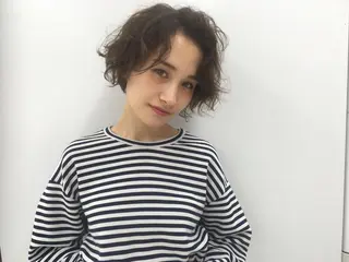 ショート カラー パーマ 山下 千明のヘアスタイル