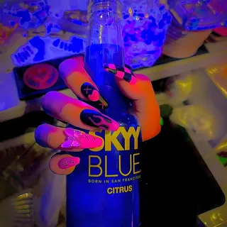 ネイル I-nailロング /ワンホン/キラキラのネイルデザイン