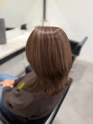 ミディアム カラー Dia ‎ アキヨシ ミユのヘアスタイル