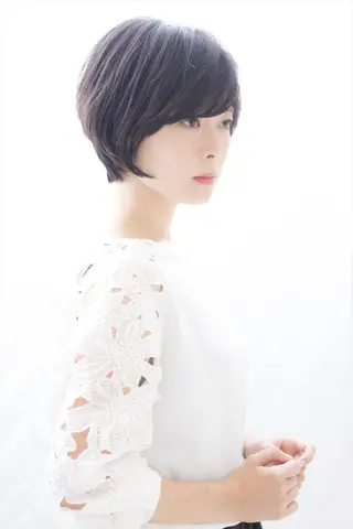 ショート カラー 青代 勇気のヘアスタイル