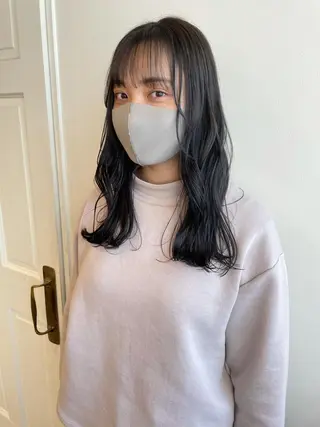 セミロング カラー MIOベージュカラー 柔らかいカラーのヘアスタイル