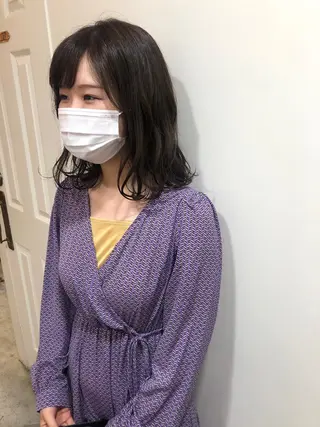 ミディアム カラー MIOベージュカラー 柔らかいカラーのヘアスタイル