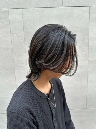 カラー メンズ タイトボブ個性派カラ ーAKANEのヘアスタイル