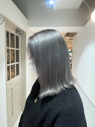 カラー ニトウ レイナのヘアスタイル