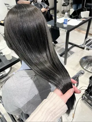 ロング カラー パーマ ヘアアレンジ 透明感/オリーブ/ グレージュ/YUKAのヘアスタイル