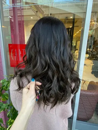 ロング カラー デザインカラー✨新倉 佑奈のヘアスタイル