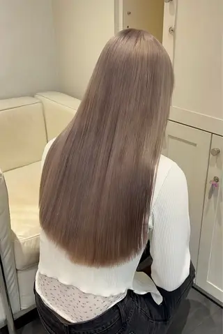 ロング コスギ ユカナのヘアスタイル