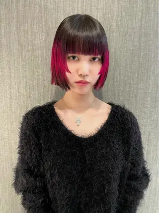 ショート カラー ブリーチ😼 ボブ✍️レイヤーのヘアスタイル
