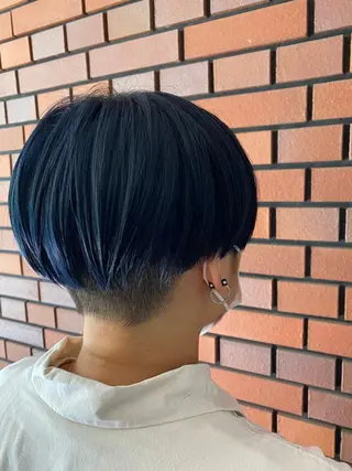 ショート カラー エイトウメダ 店長 稲尾友則のヘアスタイル