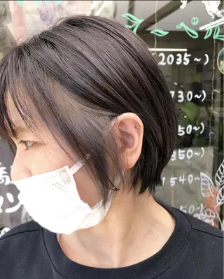 ショート 岸田 梓武生のヘアスタイル