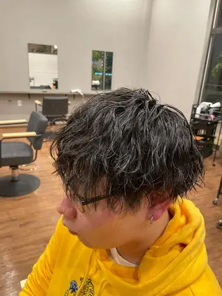 パーマ メンズ 鵜飼 真伍のヘアスタイル