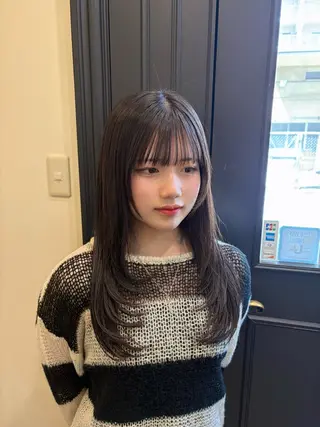 ロング パーマ しおり🍬 KOKORO🤍のヘアスタイル