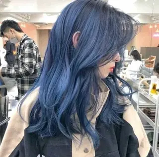 セミロング カラー ヘアアレンジ 🫧モテる💗ダメー ジレスハイトーン🫧のヘアスタイル