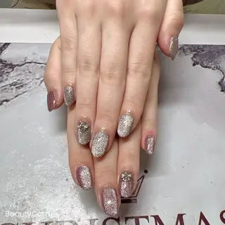 ネイル ガレンドウ 白澤 愛子のネイルデザイン