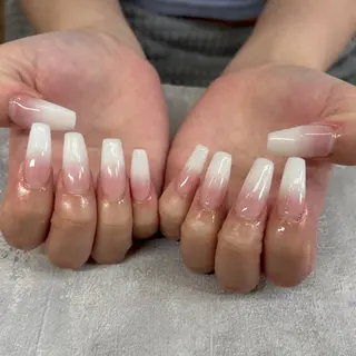 ネイル 大島 玲奈のネイルデザイン