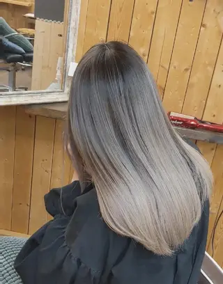 カラー さいとう つかさのヘアスタイル