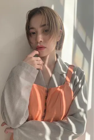 ショート REBECCA 宮崎伊玖のヘアスタイル