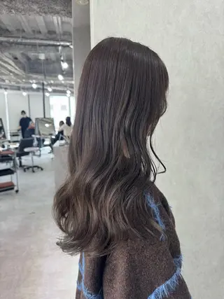 ロング カラー 赤み無し柔らかカラー 【梅田】madokaのヘアスタイル