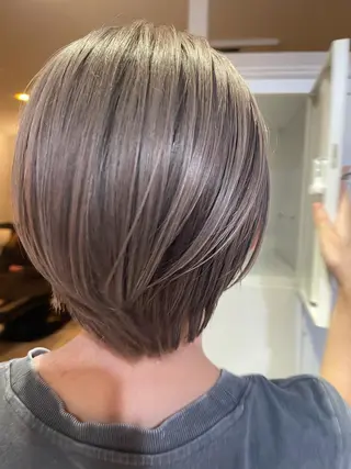 ショート カラー UMEDA FIGAROのヘアスタイル