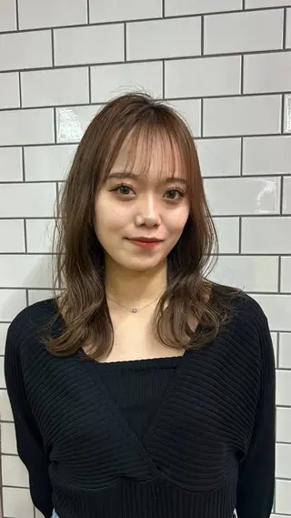 セミロング 神田 姫奈のヘアスタイル