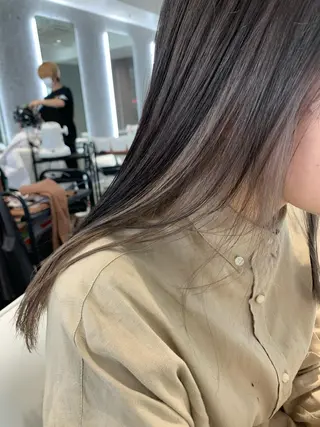 ロング カラー 山下 千明のヘアスタイル