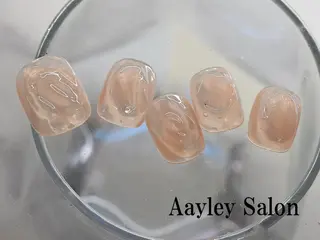 ショート カラー ネイル Aayley アイリ―サロンのネイルデザイン