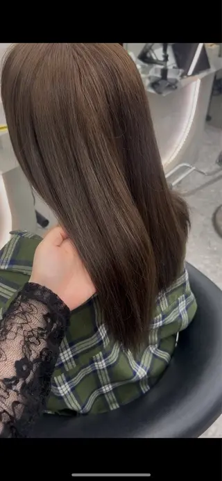 カラー あ い か 🎀 レイヤーカットのヘアスタイル