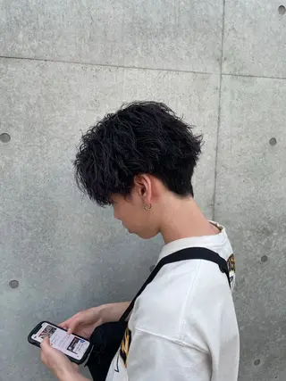 ミディアム パーマ メンズ ルーズシャドウ/ 波巻き💠大塩威吹のヘアスタイル