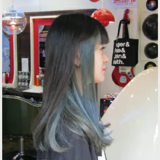 セミロング カラー はらだ はるなのヘアスタイル