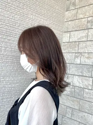 ミディアム カラー YUKA .のヘアスタイル