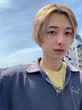 ショート カラー メンズ 💓パーマ，💗 レイヤーカットのヘアスタイル