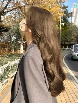 セミロング カラー 縮毛矯正をしている人 のためのカラーのヘアスタイル