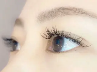 マツエク・マツパ Riche Beauty＆Nail Salon 大名店所属・三苫 紗季の眉毛・アイブロウイメージ