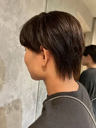 カラー メンズ 岩渕 春菜のヘアスタイル