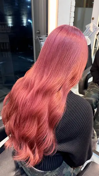 ロング カラー ブリーチ/髪質改善/ ハイトーン/暖色のヘアスタイル