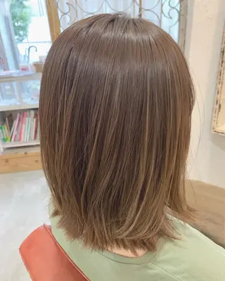 ミディアム カラー fio マナミのヘアスタイル