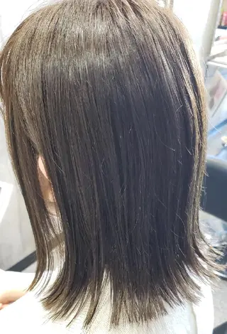 ミディアム カラー 黒田 かな子のヘアスタイル