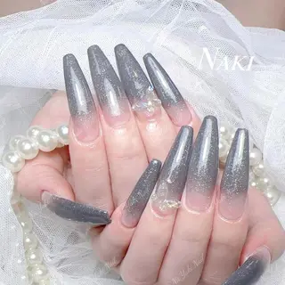 ネイル 🦋 Queenieのネイルデザイン