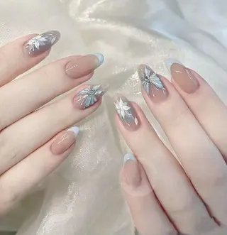 ネイル MQueen ネイルサロンのネイルデザイン