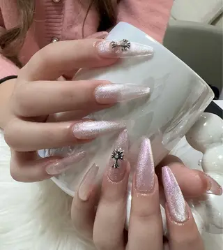 ネイル &ME ネイルサロンのネイルデザイン
