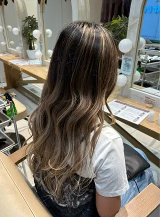 ロング ヘアアレンジ ブリーチなしカラー/ 暖色カラー/艶カラーのヘアスタイル