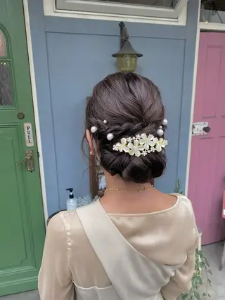 ミディアム ヘアアレンジ AYANO ／レイヤー／オリーブのヘアスタイル